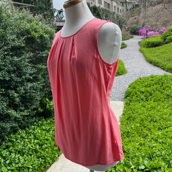 100% Silk Max Studio Sleeveless Blouse with Pleated Neckline - Picture 4 of 15